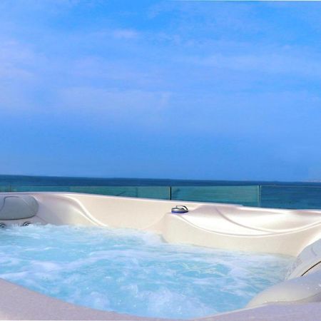 Beach Apartment Thalia With Hot Tub And Sea View Ájos Prokópios Eksteriør bilde